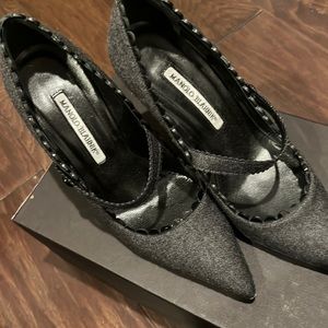 Manila Blahnik Gray scalloped accent pumps